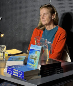 Autorin vor der Lesung